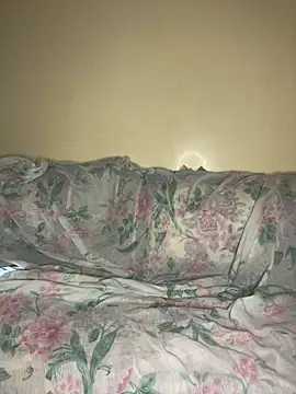 Snapshot of Layla-daloua chatting on 12-21-24, 01:47 Layla-daloua online show from 12-21-24, 01:47