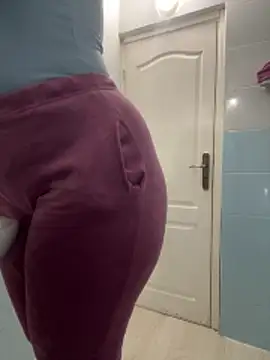 Snapshot of Layla-daloua chatting on 02-04-26, 08:25 Layla-daloua online show from 02-04-26, 08:25