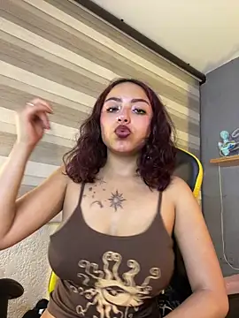 Liittleluaa  online show from 02-19-25, 12:00