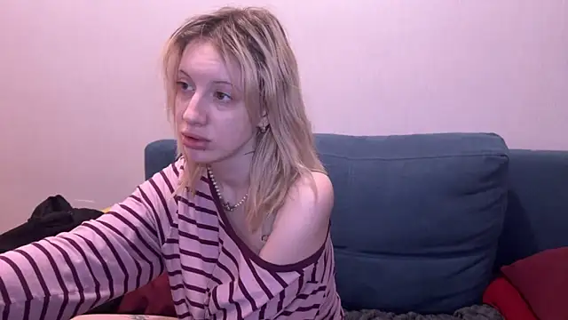 moundliicht1 online show from 09-26-25, 09:30