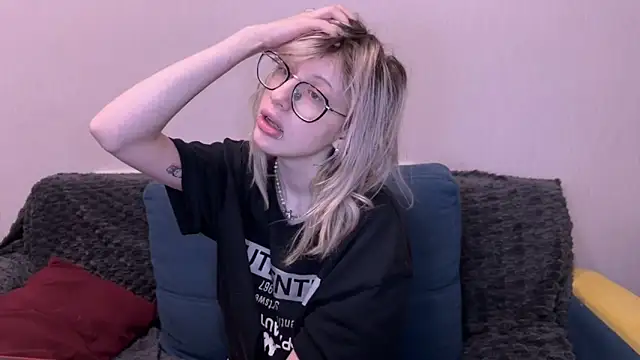 moundliicht1 online show from 10-29-25, 08:32