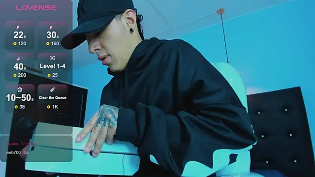 Lobo 17  online show from 11-08-25, 03:39