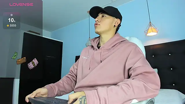 Lobo 17  online show from 12-16-25, 03:44