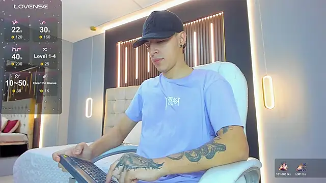 Lobo 17  online show from 03-14-26, 03:34