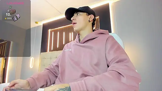 Lobo 17  online show from 04-15-26, 03:35