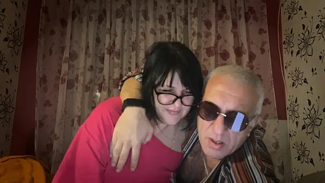 Snapshot of StellarTeam chatting on 11-06-25, 11:15 StellarTeam online show from 11-06-25, 11:15