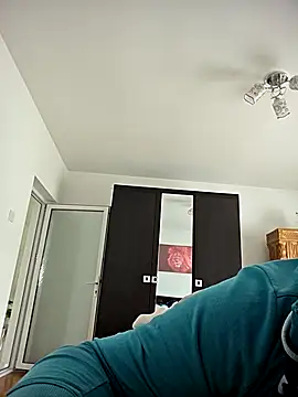 Snapshot of KarlosCarutox chatting on 09-27-25, 08:52 KarlosCarutox online show from 09-27-25, 08:52