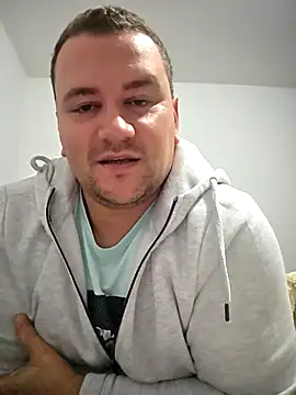 Snapshot of KarlosCarutox chatting on 09-29-25, 05:51 KarlosCarutox online show from 09-29-25, 05:51