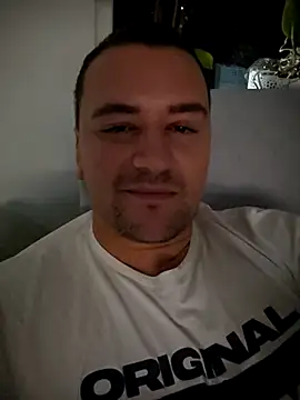 Snapshot of KarlosCarutox chatting on 10-09-25, 04:27 KarlosCarutox online show from 10-09-25, 04:27