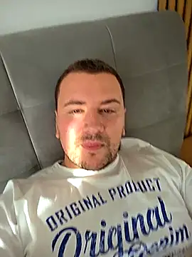 Snapshot of KarlosCarutox chatting on 11-15-25, 01:07 KarlosCarutox online show from 11-15-25, 01:07