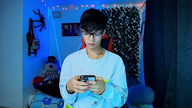 twink sebas  online show from 02-16-25, 04:20