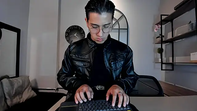 Andy Joy  online show from 06-27-26, 06:13