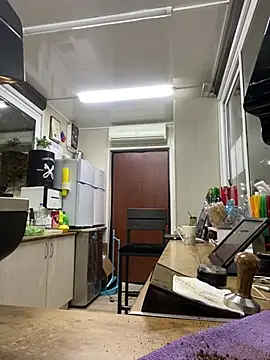 cinnabon  online show from 03-12-25, 06:44