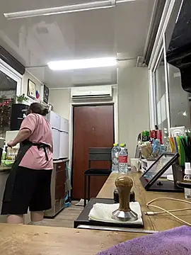 cinnabon  online show from 03-13-25, 04:23