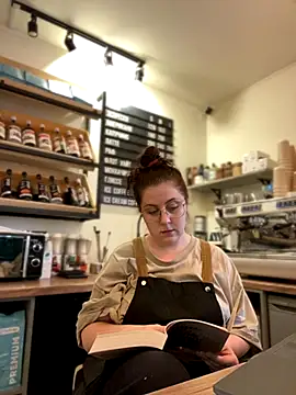 cinnabon  online show from 11-14-25, 12:26