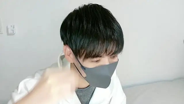 Snapshot of itsme_LEON chatting on 03-12-26, 01:06 itsme LEON online show from 03-12-26, 01:06