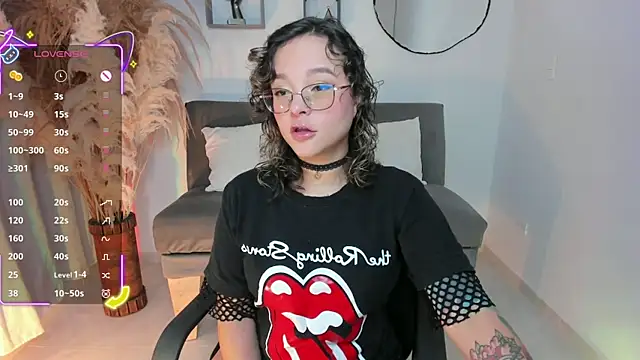 Snapshot of divine_amy1 chatting on 09-18-25, 12:40 divine amy1 online show from 09-18-25, 12:40