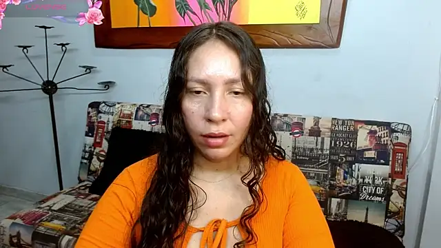 Snapshot of naihroby chatting on 10-02-25, 01:12 naihroby online show from 10-02-25, 01:12