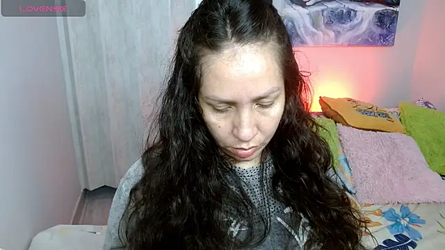 Snapshot of naihroby chatting on 10-13-25, 04:56 naihroby online show from 10-13-25, 04:56
