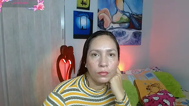 Snapshot of naihroby chatting on 10-15-25, 10:10 naihroby online show from 10-15-25, 10:10