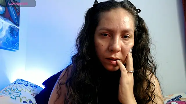 Snapshot of naihroby chatting on 10-22-25, 03:51 naihroby online show from 10-22-25, 03:51