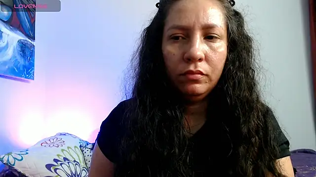 Snapshot of naihroby chatting on 10-27-25, 06:39 naihroby online show from 10-27-25, 06:39