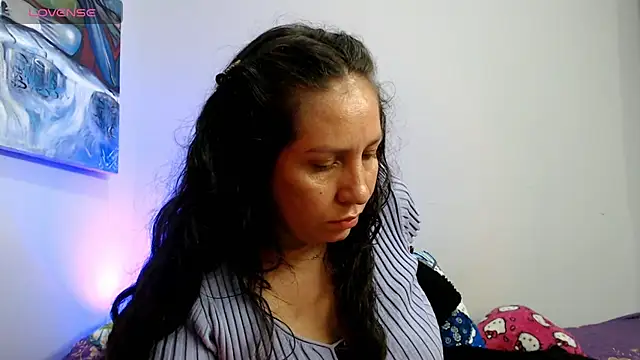 Snapshot of naihroby chatting on 10-30-25, 03:52 naihroby online show from 10-30-25, 03:52