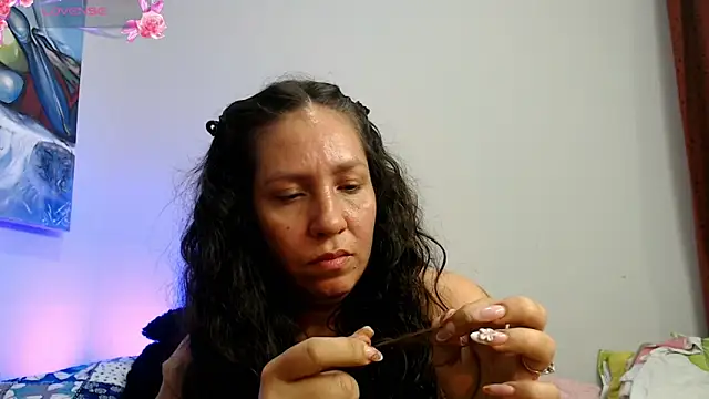 Snapshot of naihroby chatting on 11-08-25, 04:34 naihroby online show from 11-08-25, 04:34