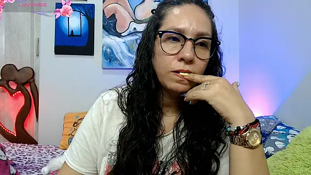 Snapshot of naihroby chatting on 12-01-25, 02:38 naihroby online show from 12-01-25, 02:38