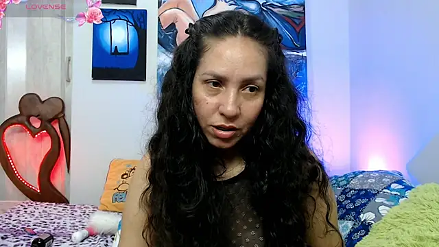 Snapshot of naihroby chatting on 12-01-25, 10:26 naihroby online show from 12-01-25, 10:26