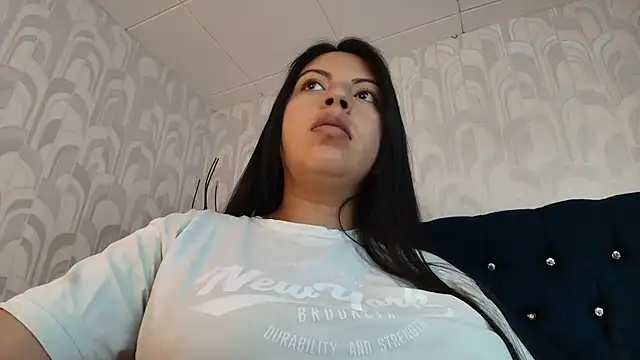 Snapshot of CarolineBrunx chatting on 04-23-26, 10:01 CarolineBrunx online show from 04-23-26, 10:01