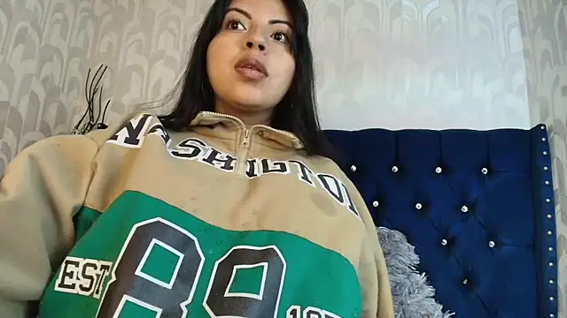 Snapshot of CarolineBrunx chatting on 05-18-26, 03:13 CarolineBrunx online show from 05-18-26, 03:13