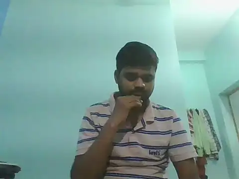 Snapshot of Ishan003 chatting on 07-08-26, 04:00 Ishan003 online show from 07-08-26, 04:00