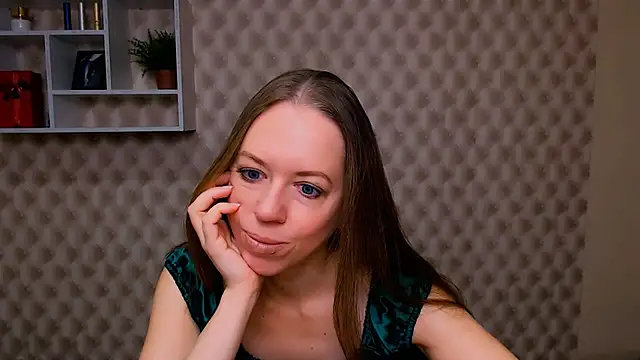 GloriaSi  online show from 10-23-25, 04:34