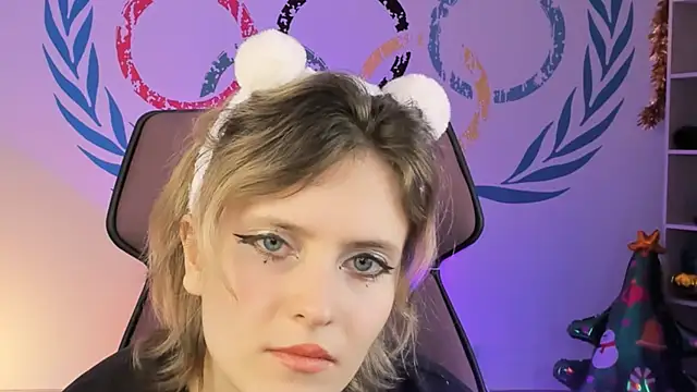 Snapshot of LolaAsmus chatting on 12-28-24, 11:19 LolaAsmus online show from 12-28-24, 11:19