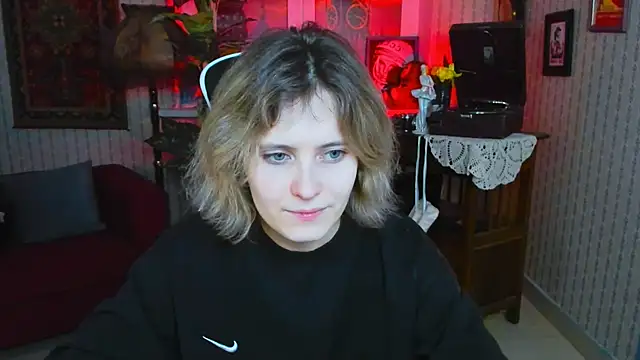 Snapshot of LolaAsmus chatting on 12-30-24, 01:14 LolaAsmus online show from 12-30-24, 01:14