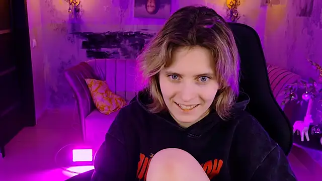 Snapshot of LolaAsmus chatting on 01-03-25, 11:14 LolaAsmus online show from 01-03-25, 11:14