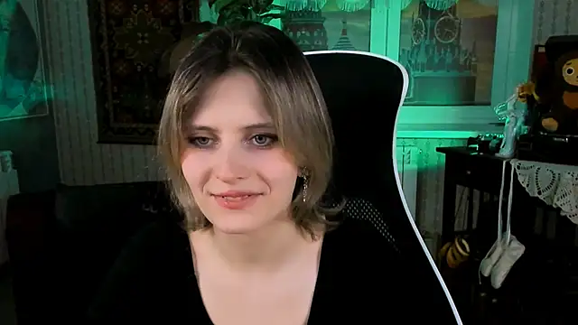 Snapshot of LolaAsmus chatting on 01-10-25, 02:23 LolaAsmus online show from 01-10-25, 02:23