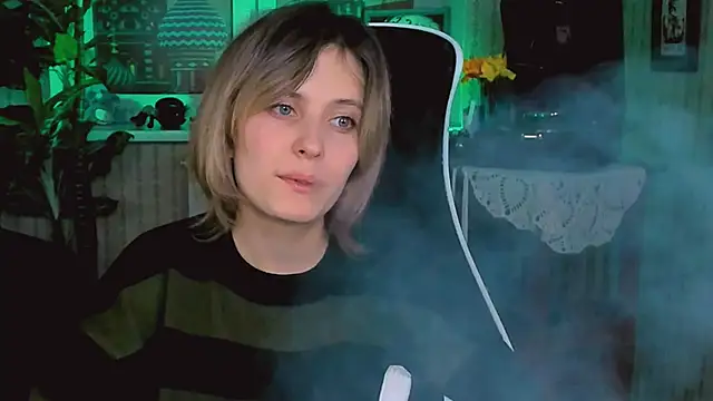 Snapshot of LolaAsmus chatting on 01-24-25, 08:13 LolaAsmus online show from 01-24-25, 08:13