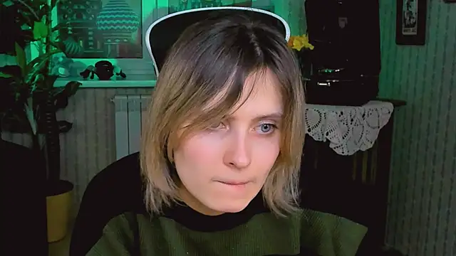 Snapshot of LolaAsmus chatting on 01-24-25, 11:15 LolaAsmus online show from 01-24-25, 11:15