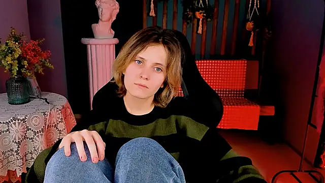 Snapshot of LolaAsmus chatting on 01-30-25, 12:27 LolaAsmus online show from 01-30-25, 12:27