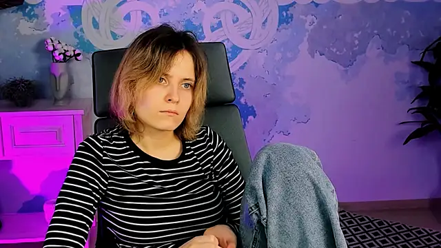 Snapshot of LolaAsmus chatting on 01-31-25, 11:13 LolaAsmus online show from 01-31-25, 11:13