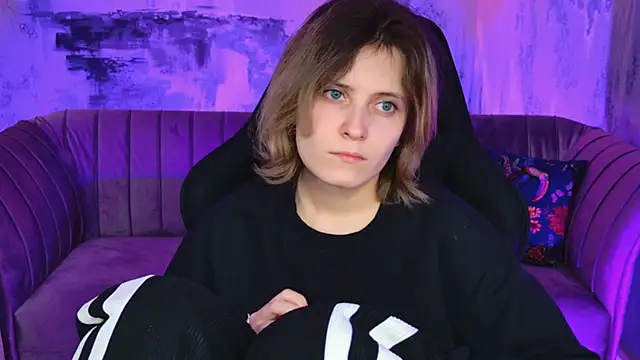 Snapshot of LolaAsmus chatting on 02-05-25, 04:14 LolaAsmus online show from 02-05-25, 04:14