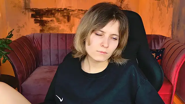 Snapshot of LolaAsmus chatting on 02-05-25, 07:20 LolaAsmus online show from 02-05-25, 07:20