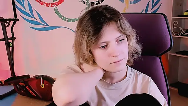 Snapshot of LolaAsmus chatting on 02-13-25, 08:17 LolaAsmus online show from 02-13-25, 08:17