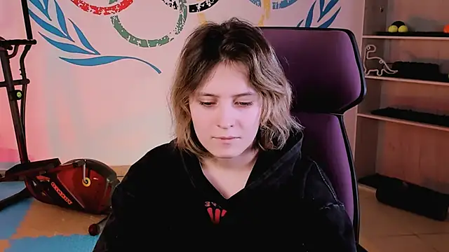 Snapshot of LolaAsmus chatting on 02-13-25, 11:17 LolaAsmus online show from 02-13-25, 11:17