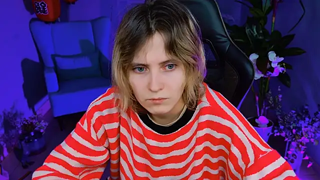 Snapshot of LolaAsmus chatting on 02-14-25, 05:09 LolaAsmus online show from 02-14-25, 05:09