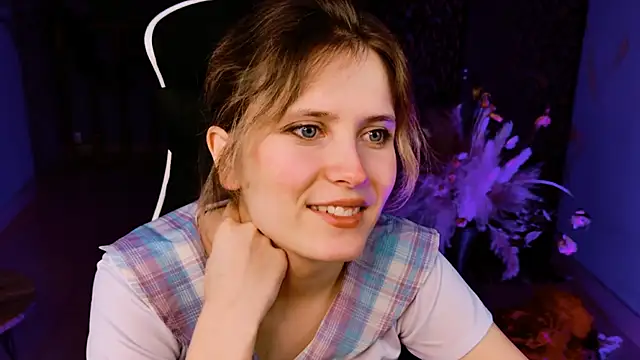 Snapshot of LolaAsmus chatting on 02-15-25, 11:17 LolaAsmus online show from 02-15-25, 11:17