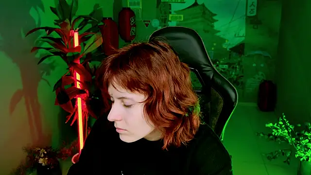 Snapshot of LolaAsmus chatting on 03-11-25, 05:05 LolaAsmus online show from 03-11-25, 05:05