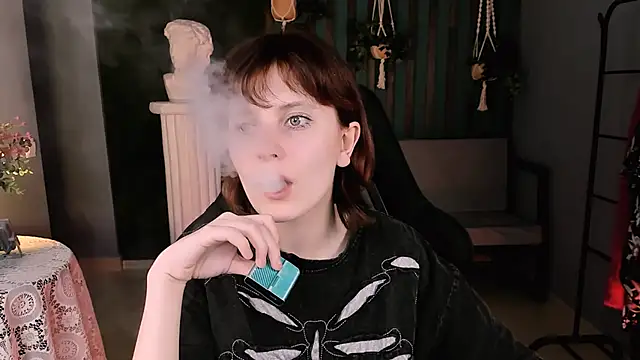 Snapshot of LolaAsmus chatting on 03-18-25, 01:42 LolaAsmus online show from 03-18-25, 01:42